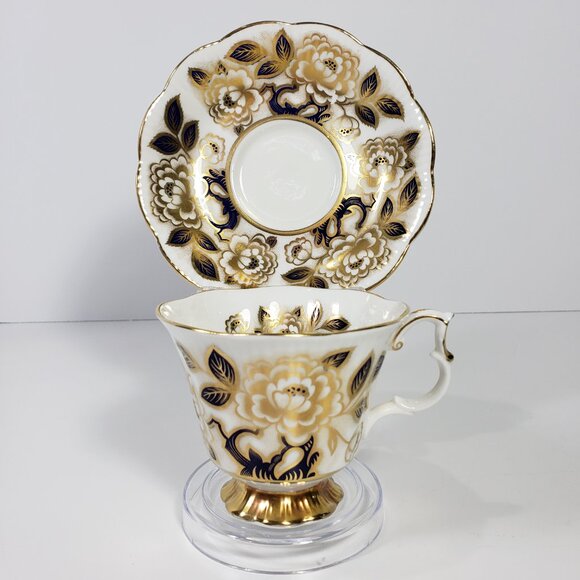 Royal Albert Vintage China Gold Trim Tea Cup Saucer, Excellent Condition - Picture 2 of 9